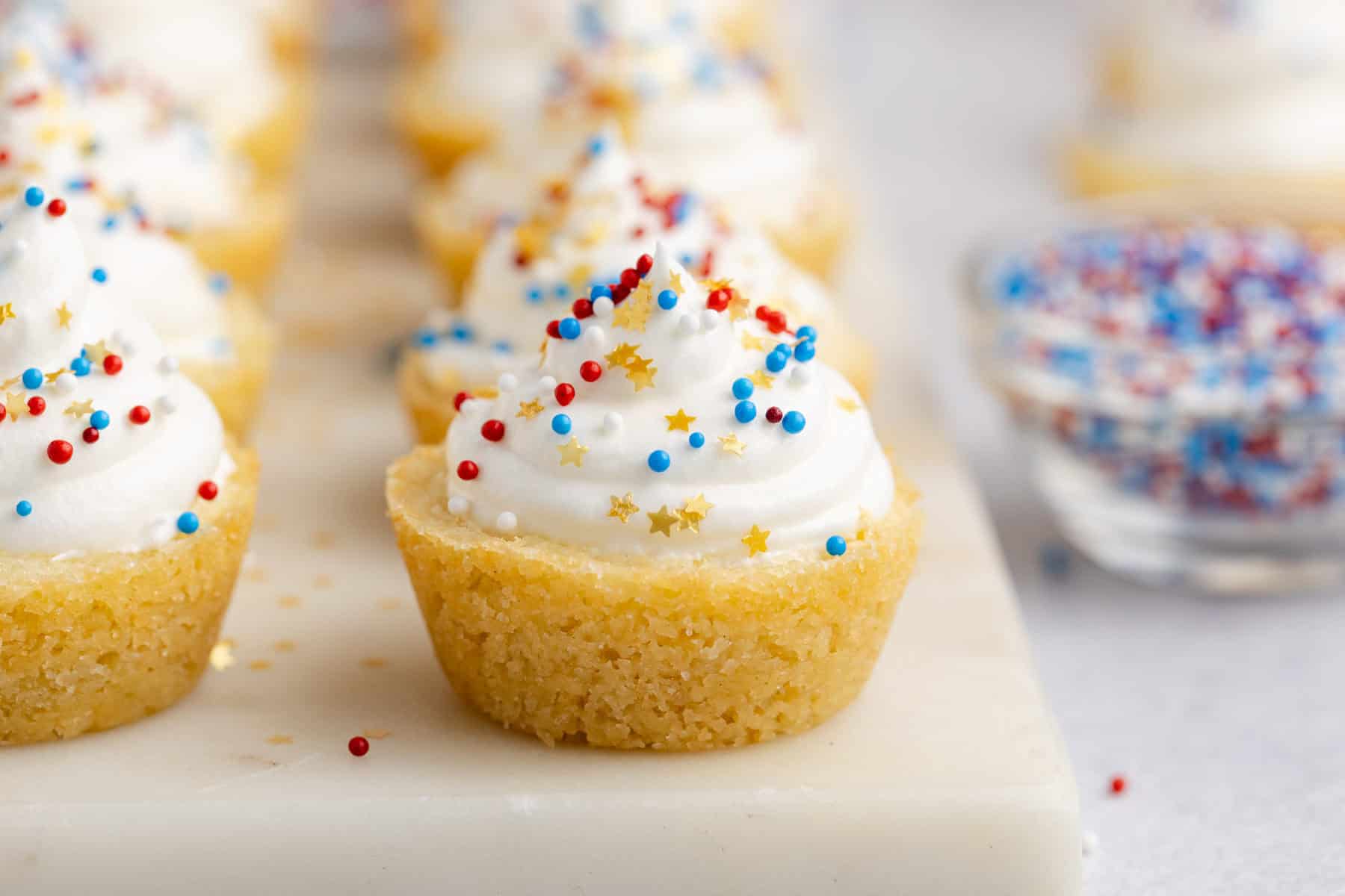 July 4th Cookie Cup on a serving tray