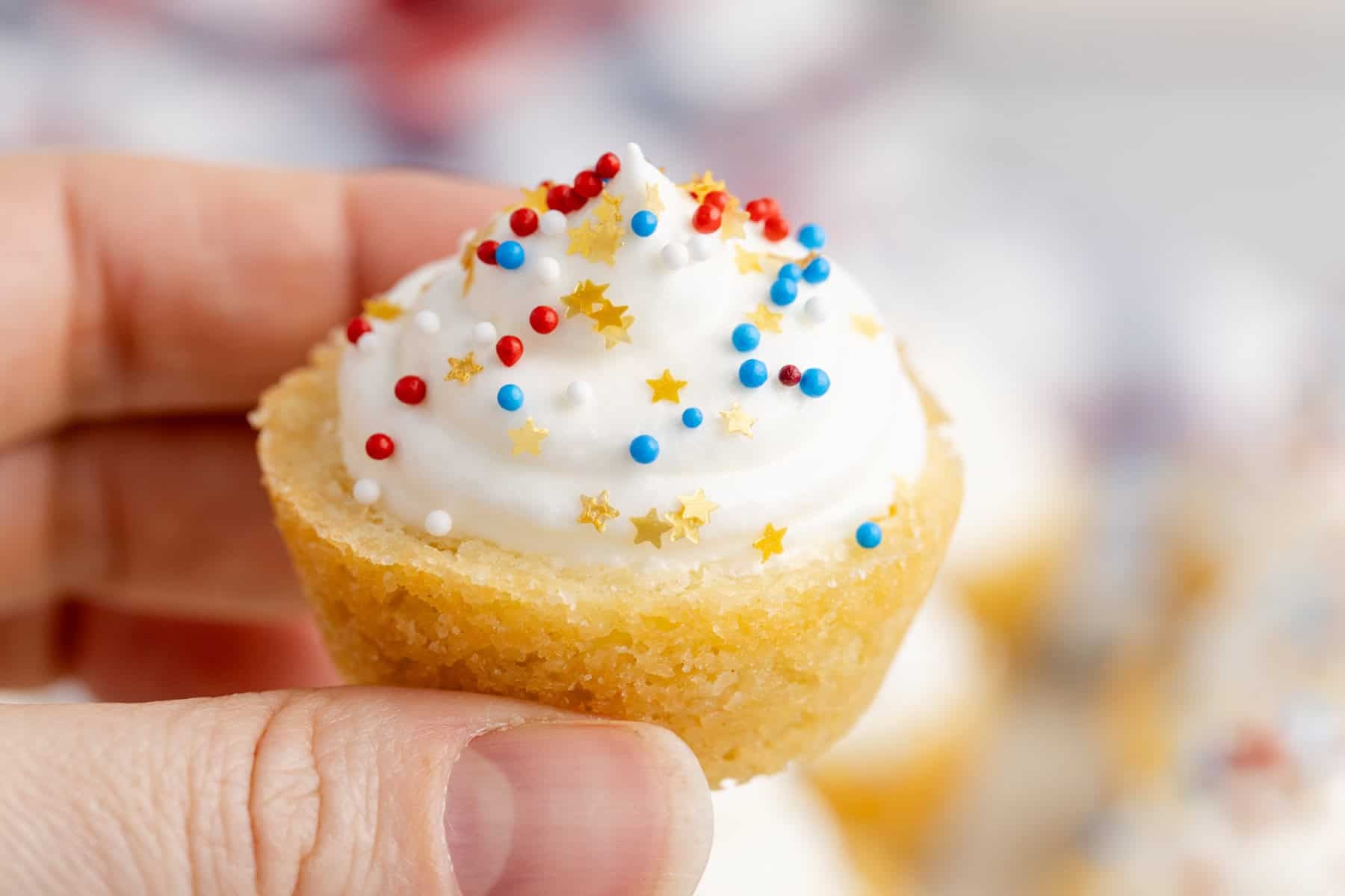 July 4th Cookie Cup with sprinkles on it