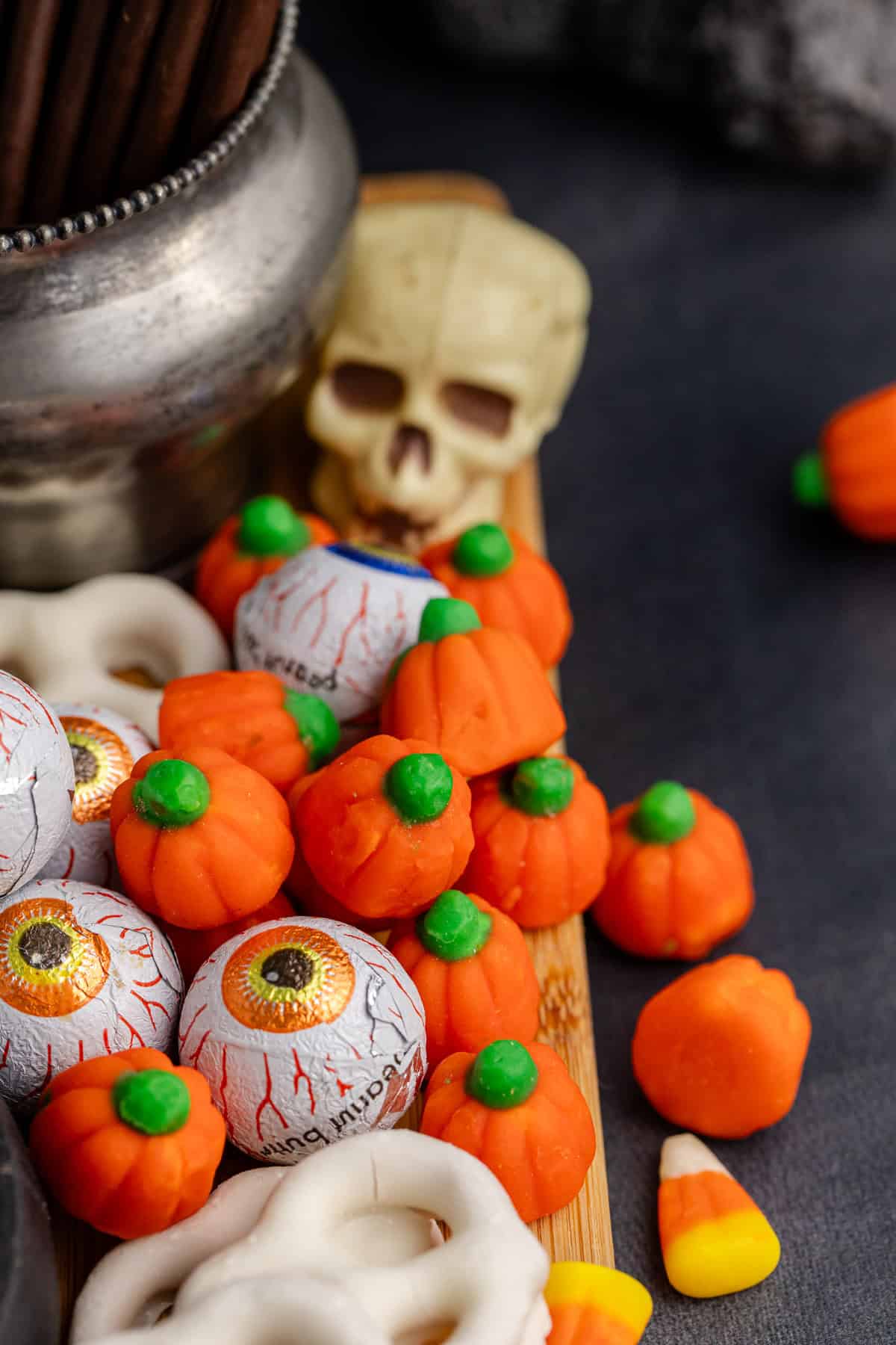 Halloween Mellowcreme on a Dessert Board